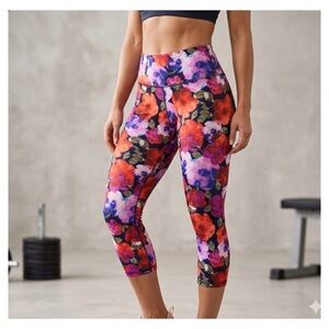 Kos USA Cropped Leggings Pants Yoga Floral Pink Purple Activewear